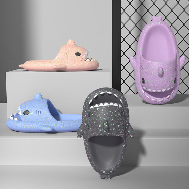 Glow in the Dark Haai Slippers – Comfortabele Antislip Sloffen