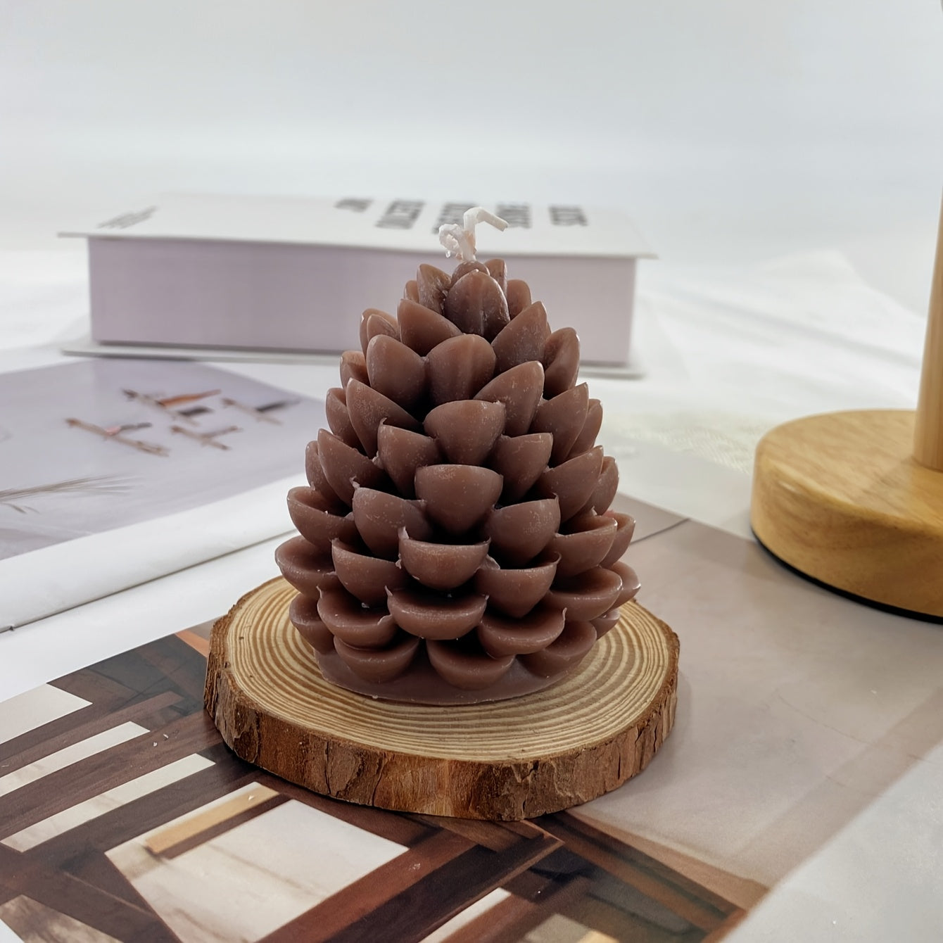 Geurkaars Dennenappel – Perfect Cadeau voor de Feestdagen