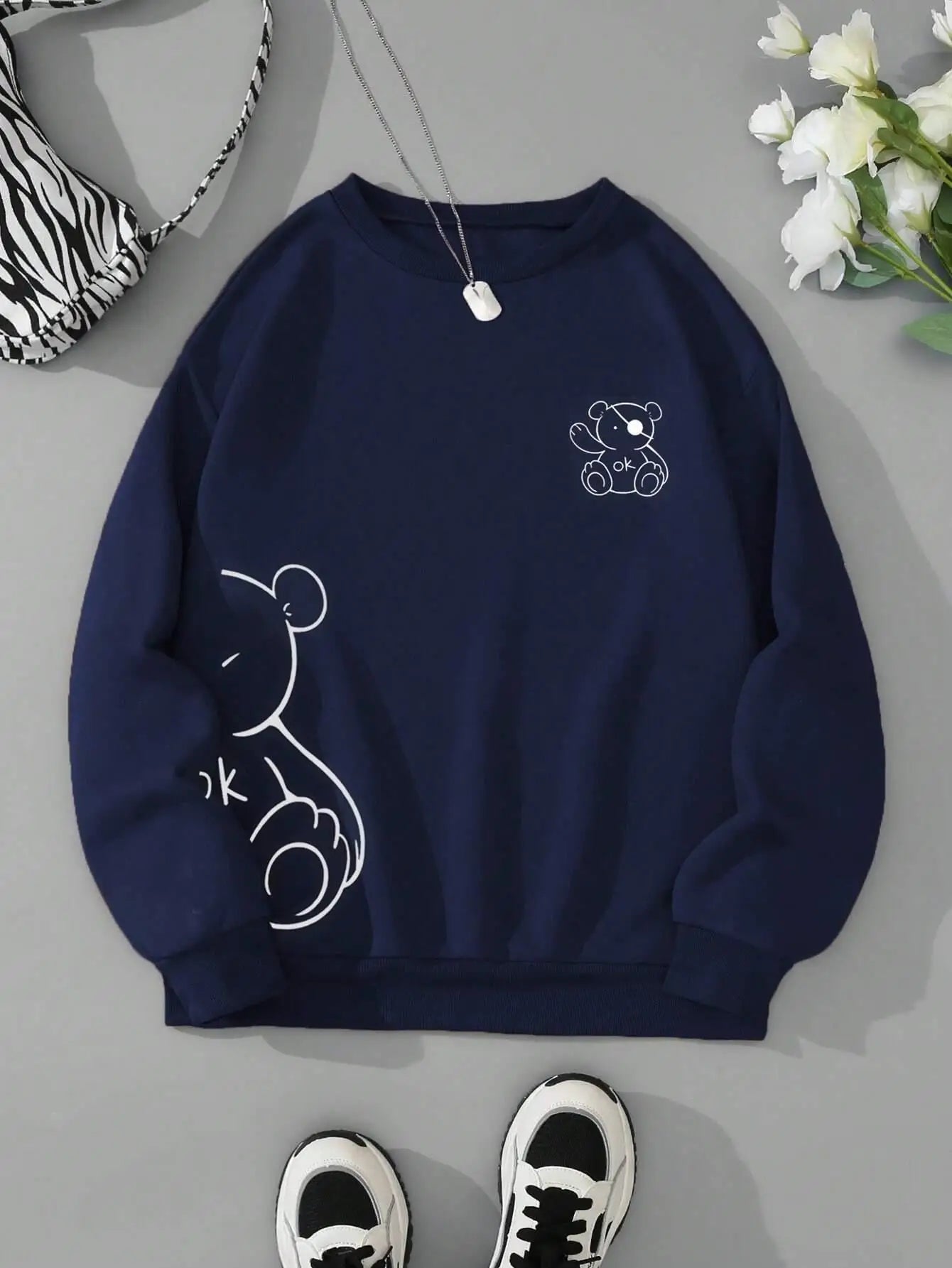 Unisex Katten Trui โ Minimalistische Oversized Sweater met Kattenlijnprint